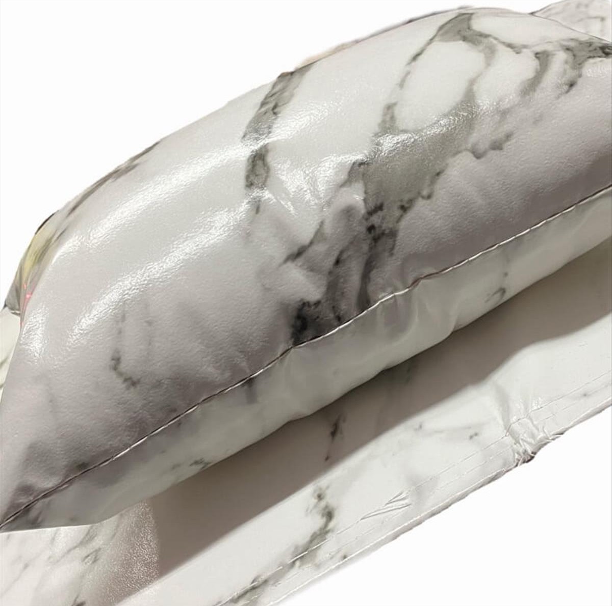 Manicure Pillow with Placemats Marmaro