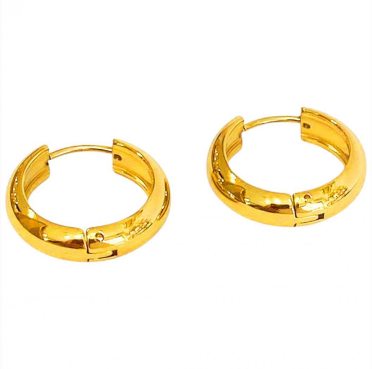 Simple gold hoop earrings