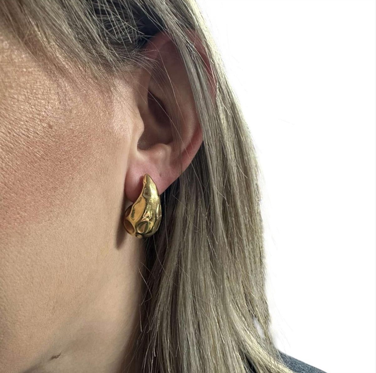 Gold textured drops earrings