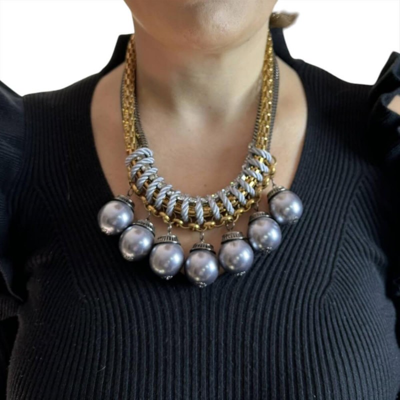 Statement gold-grey necklace with pearls & chains