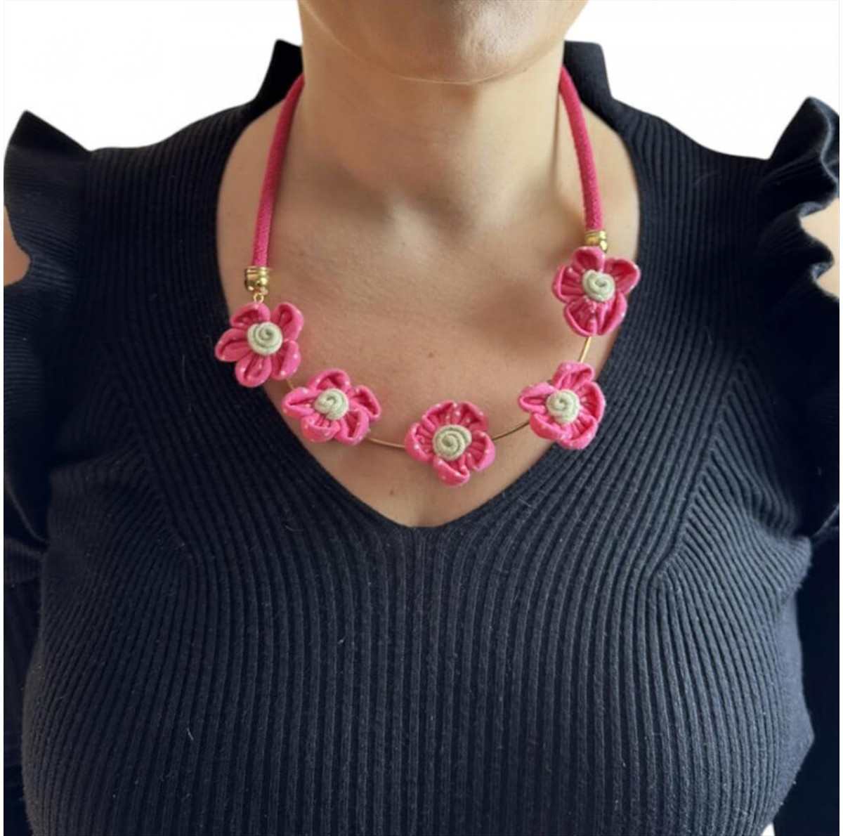 Fuchsia necklace with flowers