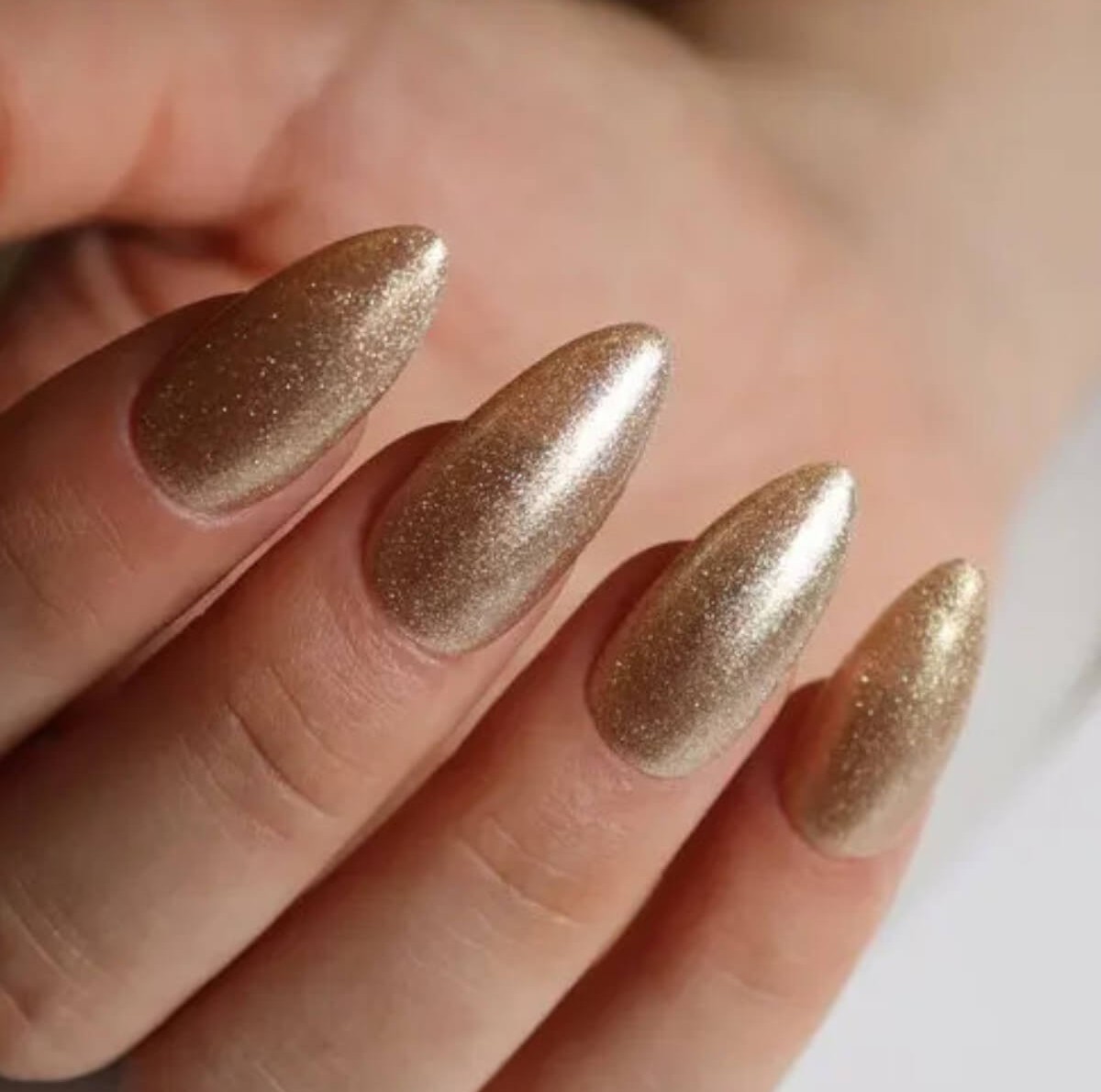 Ημιμόνιμο Βερνίκι 081 Gold με ψιλό glitter Laloo 15ml
