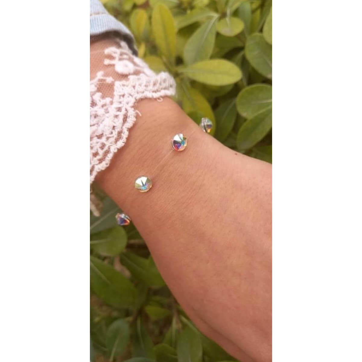 Bracelet with iridescent crystals 01