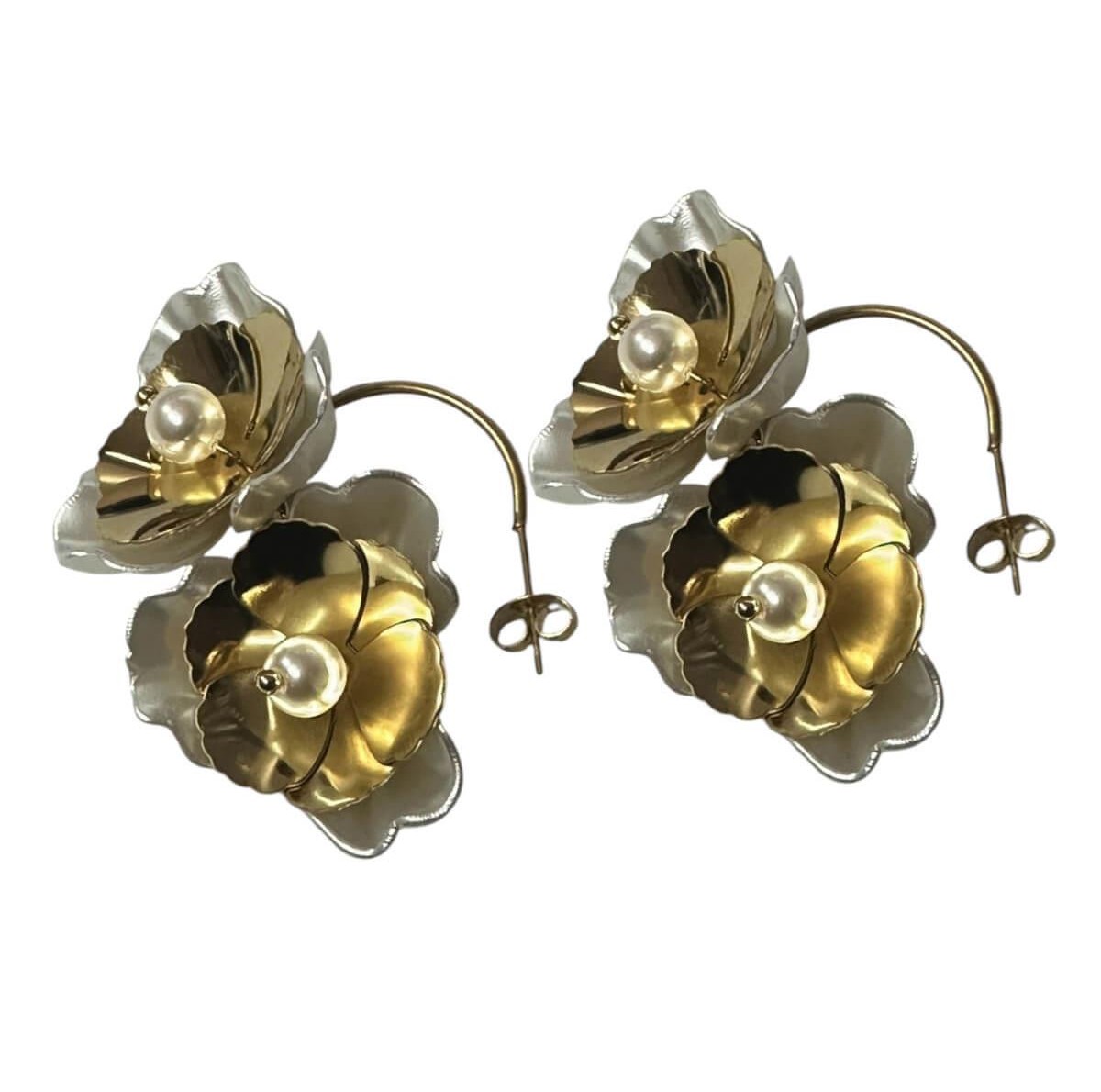 Double flower earrings white and gold