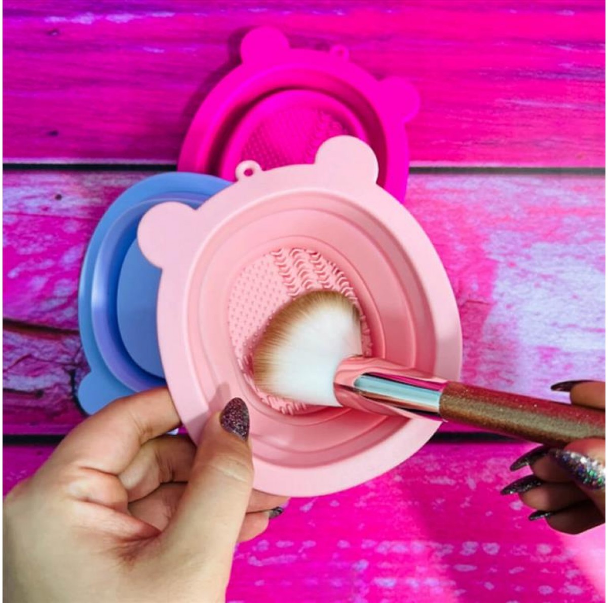 Collapsible Silicone Bowl for Cleaning Beauty Tools
