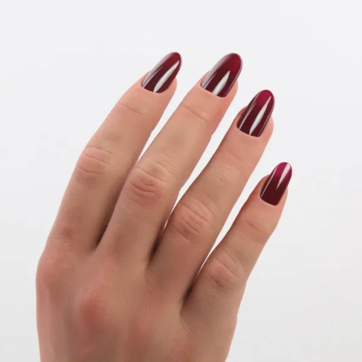 Ημιμόνιμο βερνίκι 653 chateau rouge 15ml Laloo