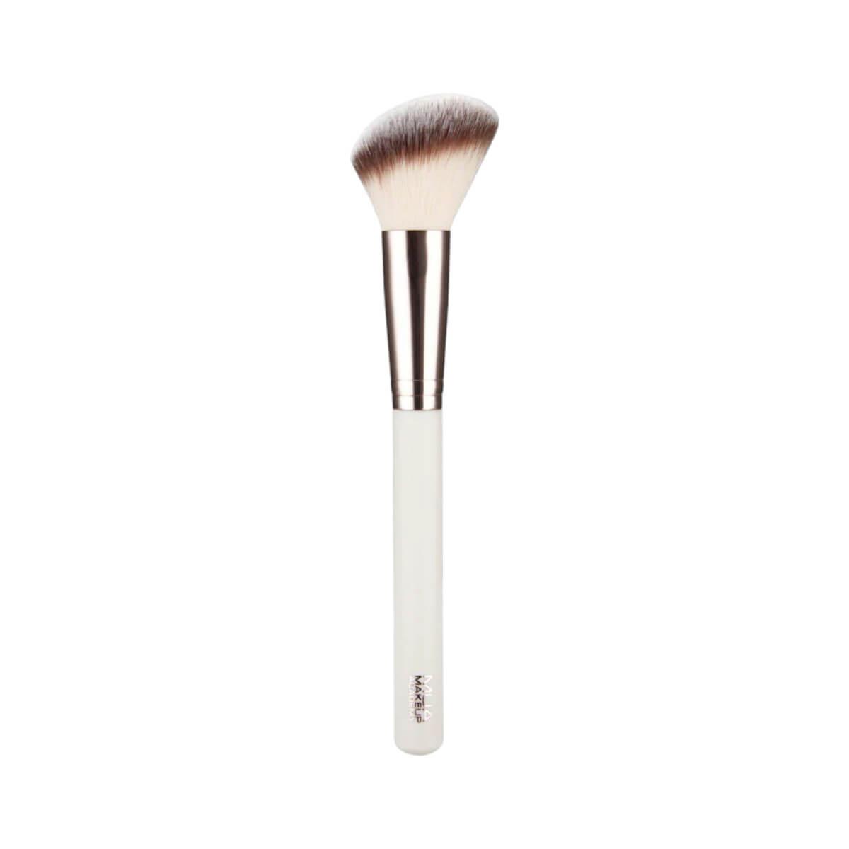 Blush & contour brush MUA