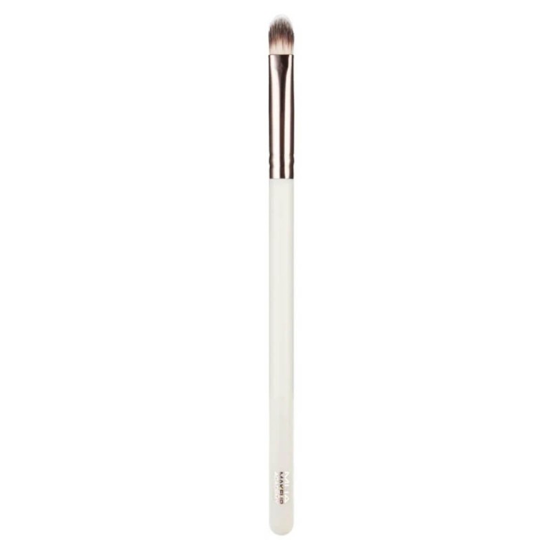 Small flat eye base brush MUA