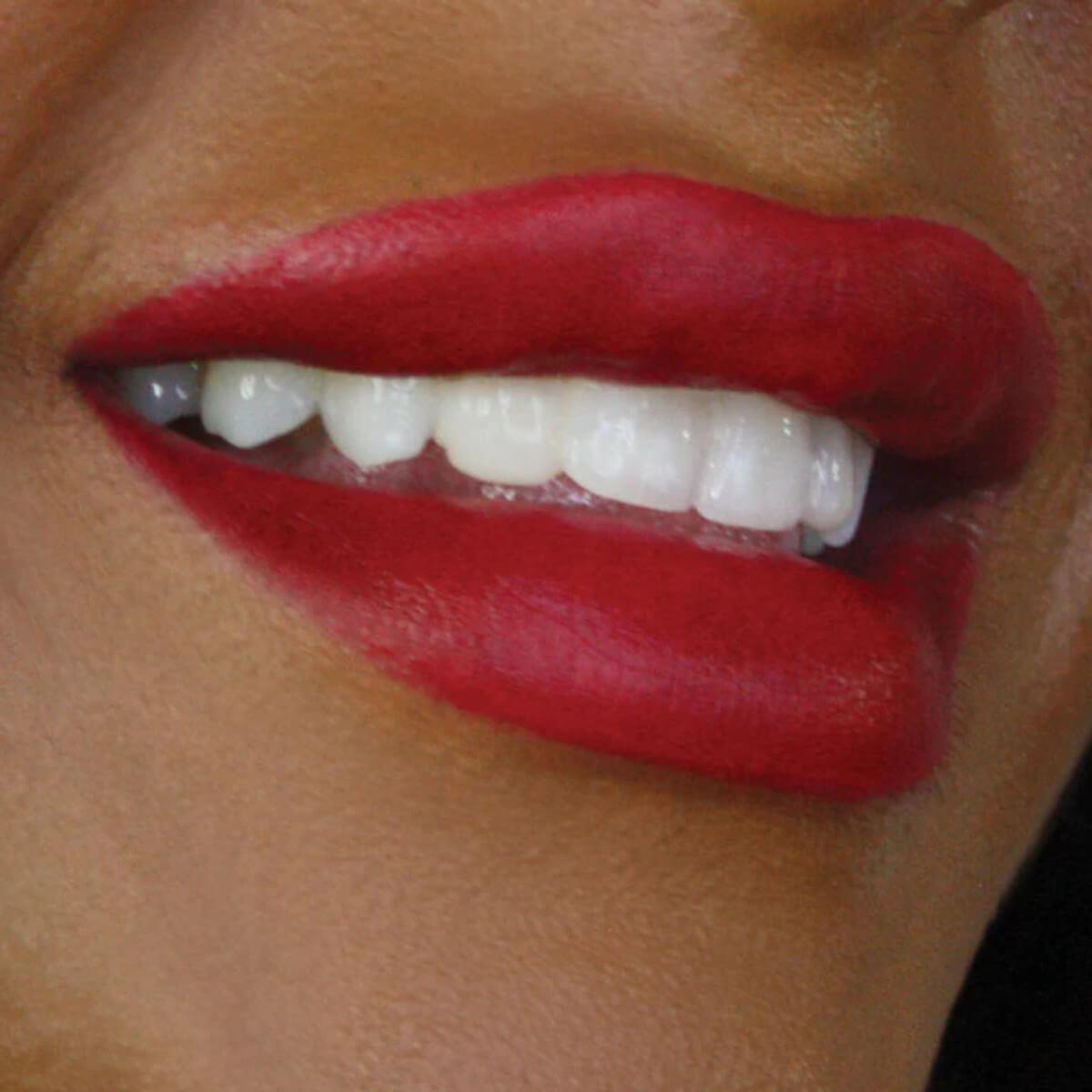 Creamy matte lipstick razzleberry MUA